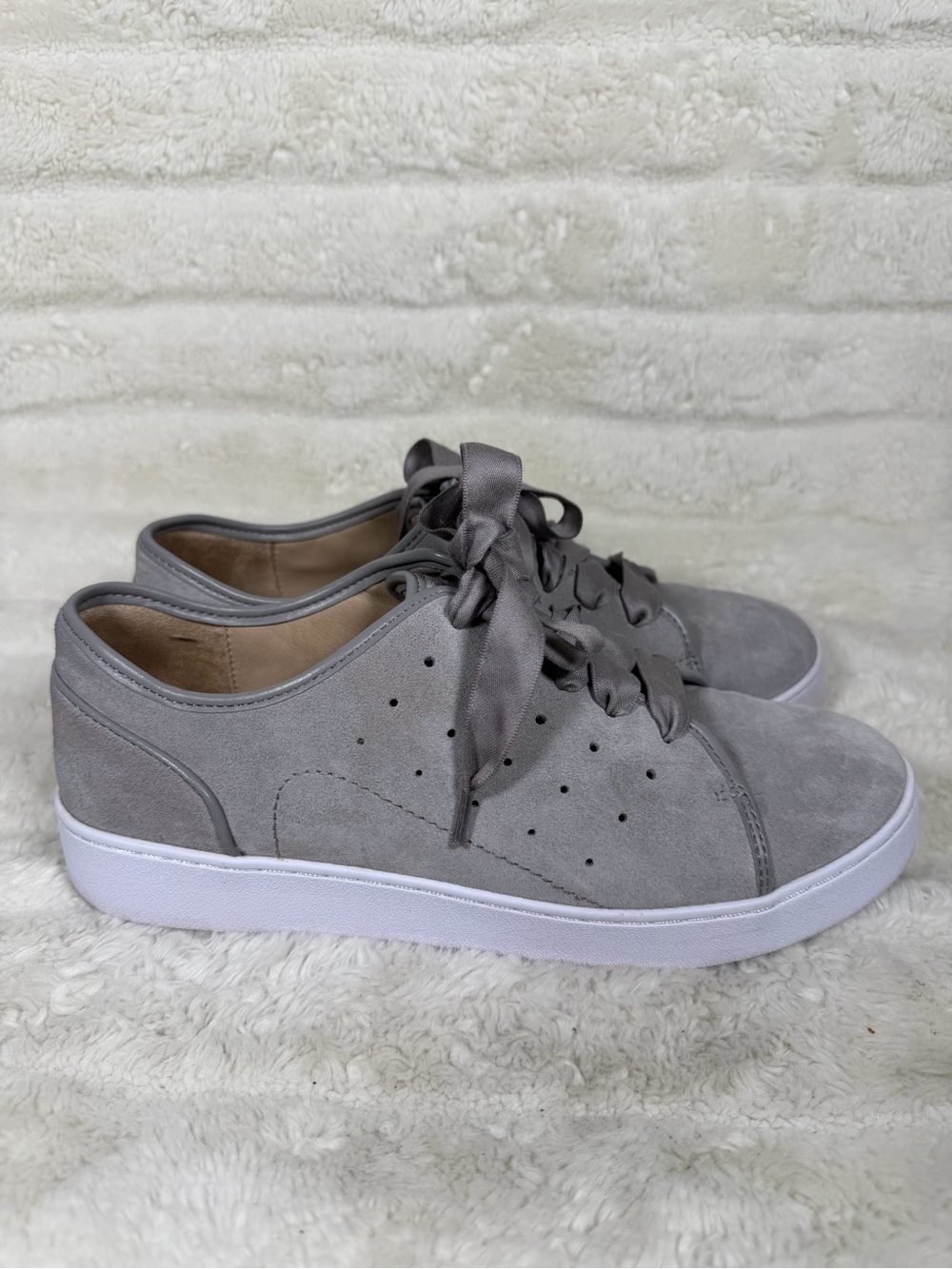 Vionic Orthaheel Keke Suede Womens Casual Walking Shoes Sneakers Size 8 Gray
